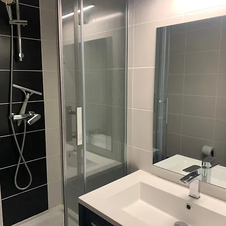Apartment Les 3 Tours Et Parking La Rochelle (Charente-Maritime)