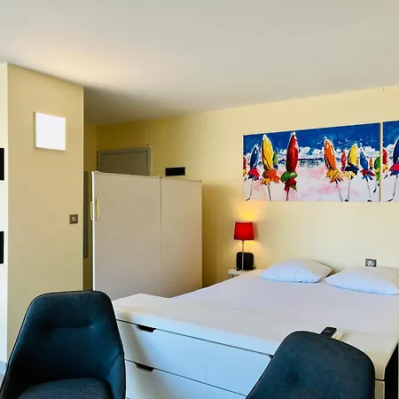 Les 3 Tours Et Parking Ла-Рошель